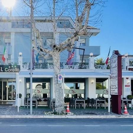 Hotel Corallo フランカヴィッラ・アル・マーレ エクステリア 写真