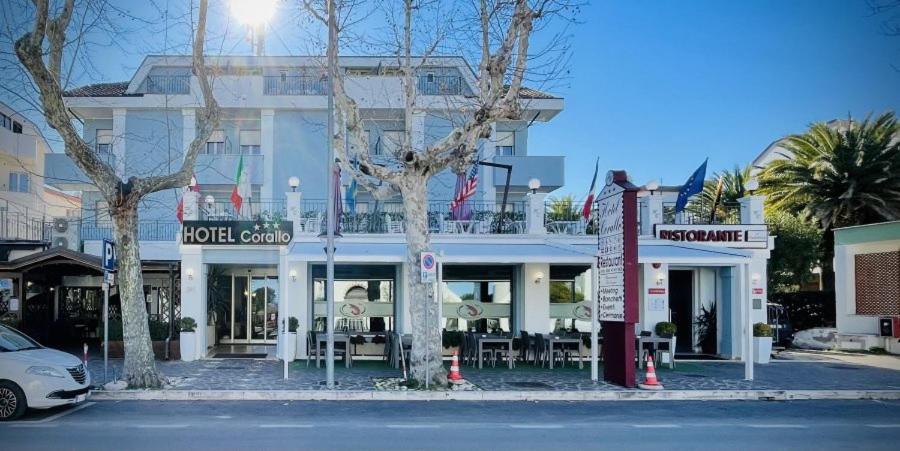 Hotel Corallo フランカヴィッラ・アル・マーレ エクステリア 写真