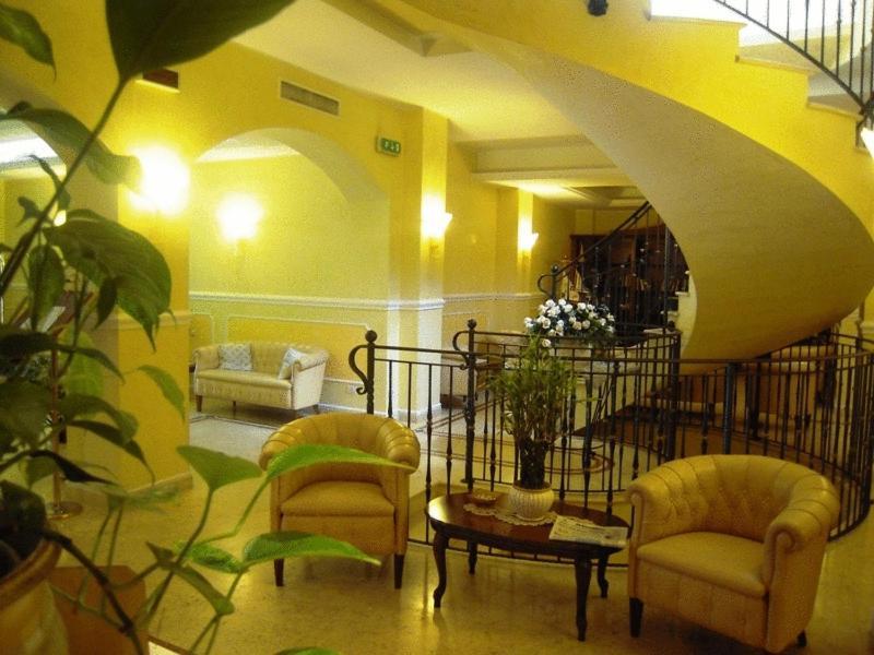 Hotel Corallo フランカヴィッラ・アル・マーレ エクステリア 写真