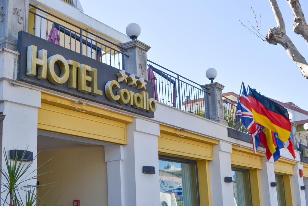 Hotel Corallo フランカヴィッラ・アル・マーレ エクステリア 写真